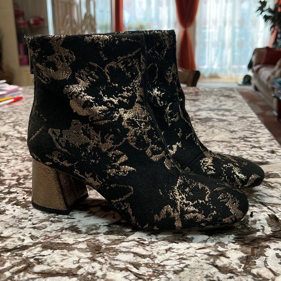 Nanette Lepore fancy textile boots size 7.5 - Picture 8 of 17